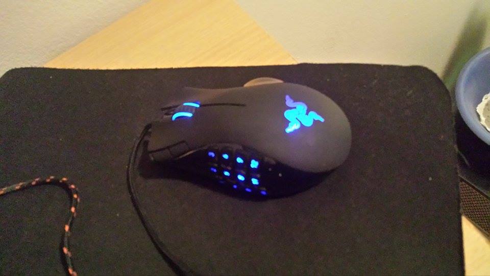 RAZER NAGA.jpg