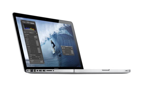 macbookpro_13inch_34psl_open_aperture_screen_1_4.jpg