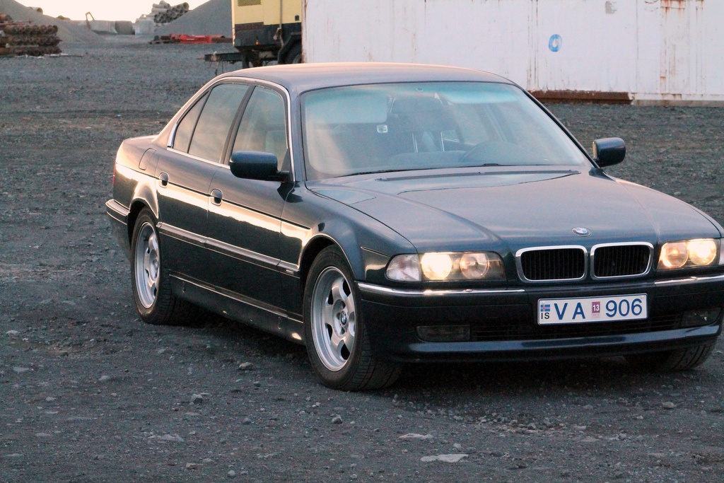 Bmw 730i 1994 2.jpg